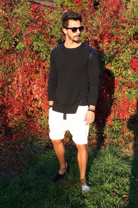 czarna bluza z kapturem